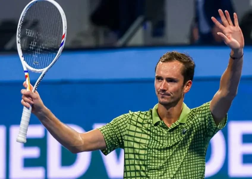 Medvedev domine Shang pour ses débuts à Doha