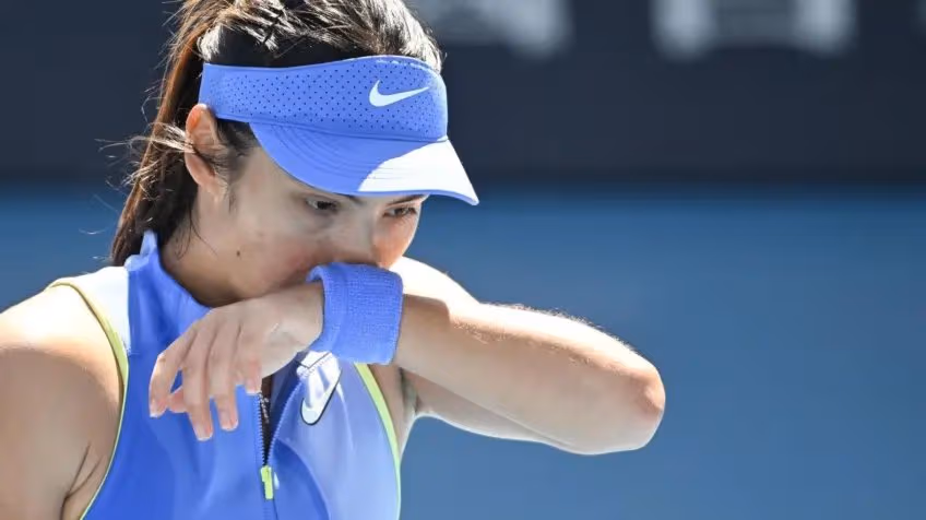 Emma Raducanu lâche deux avances et s’incline à Strasbourg