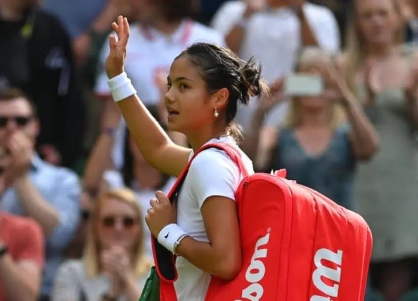 Emma Raducanu se retire de Wimbledon après un diagnostic de fracture