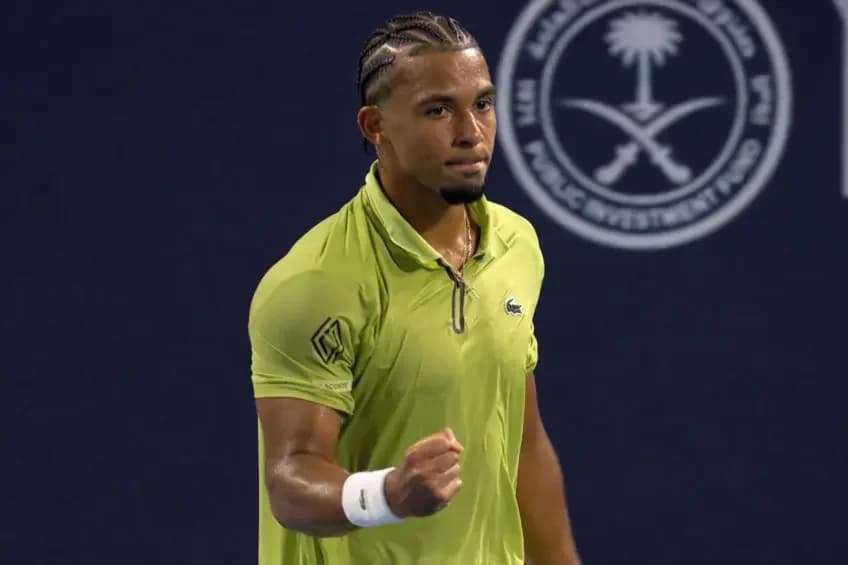 Fils écrase Tsitsipas 6-0 6-1 et file en huitièmes à Miami
