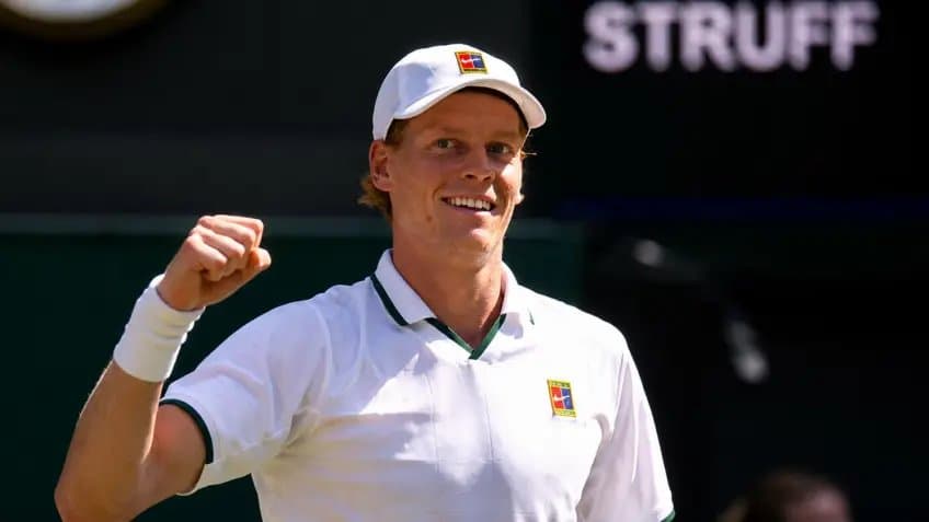 Jannik Sinner bat Jan-Lennard Struff et atteint la 10e demi