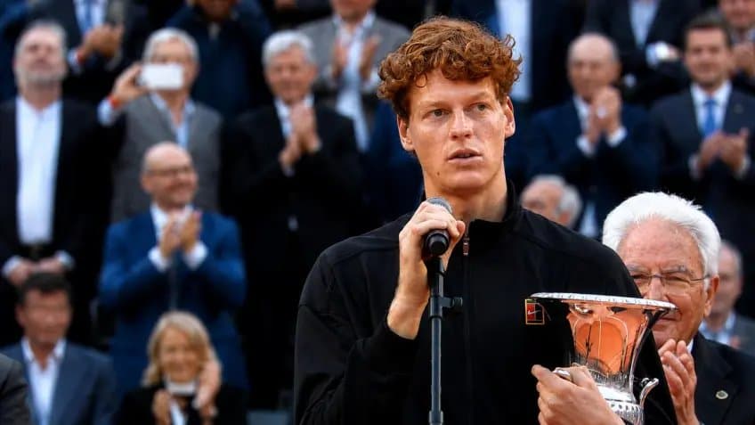 Jannik Sinner répond au label « robotique » à Roland-Garros