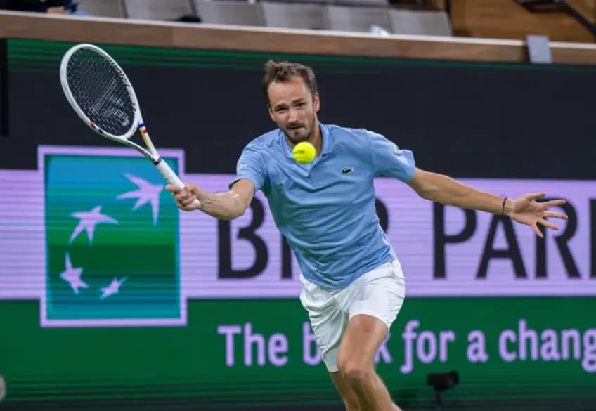 Medvedev démarre Indian Wells fort malgré l'épopée de Dubaï