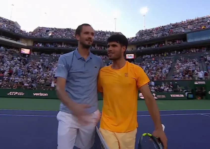 Medvedev élimine Alcaraz et file en finale à Indian Wells