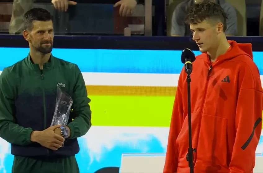 Mensik bat Djokovic et revient en défenseur à Miami