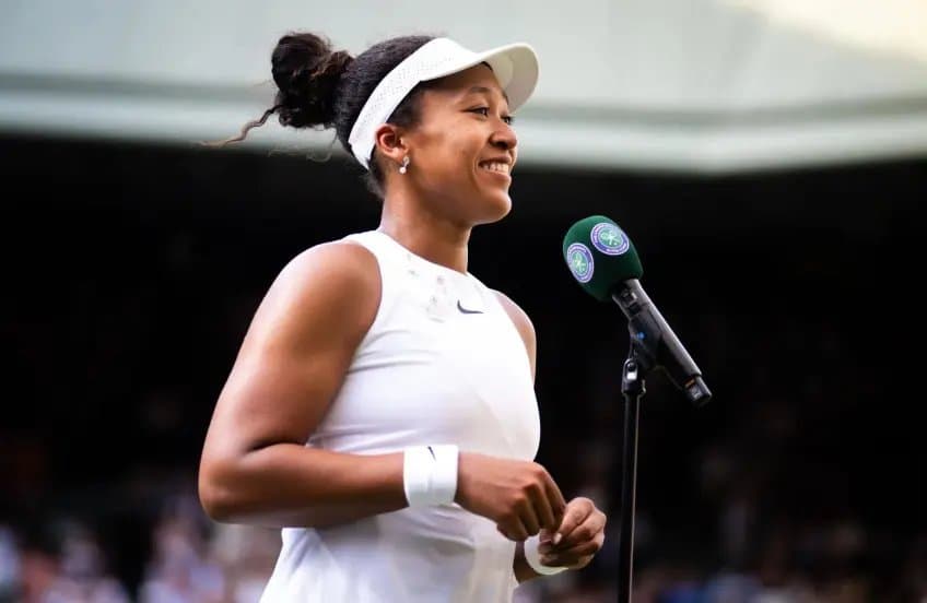 Naomi Osaka rassure après des craintes à la cheville à Wimbledon