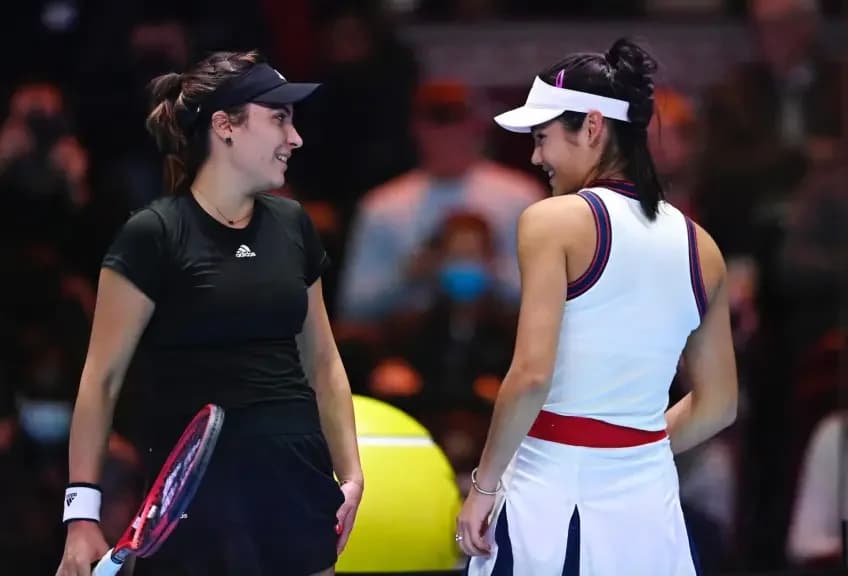 Raducanu joue simple et double à Indian Wells