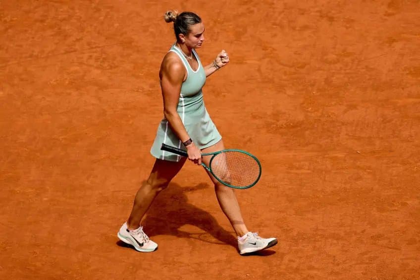 Sabalenka bat Stearns à Madrid malgré un break à chaque set