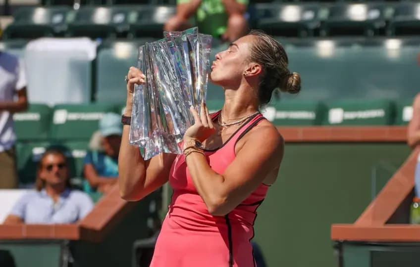 Sabalenka remporte Indian Wells et fête ça en mode fast-food