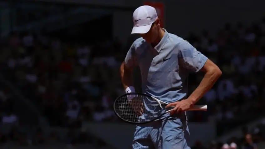 Sinner malade à Roland-Garros : la théorie d’Arbino