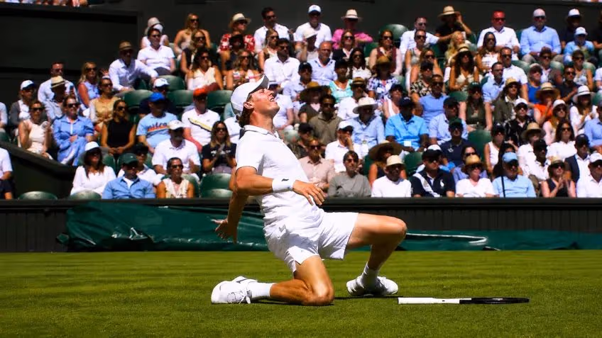 Sinner à Wimbledon : Rusedski pointe la chaleur comme frein