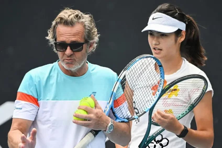 Swiatek engage Roig, que Raducanu avait coaché brièvement