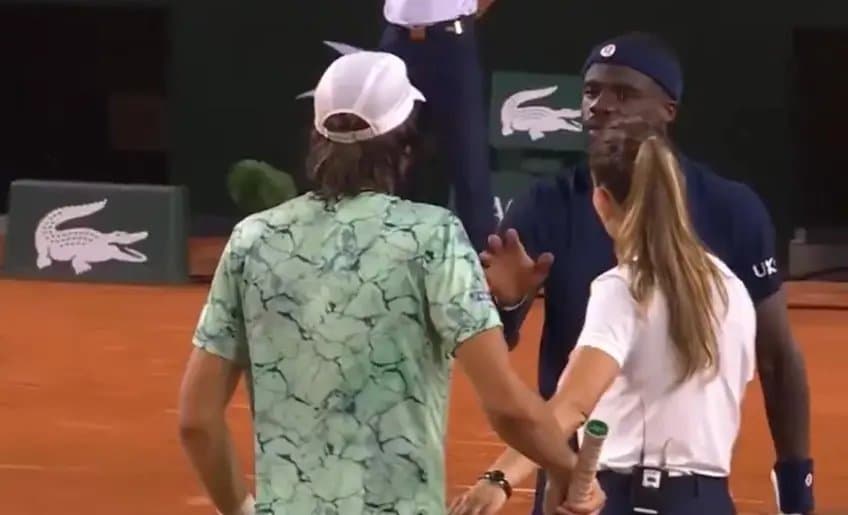 Tiafoe recadre Faria après un échange tendu à Roland-Garros